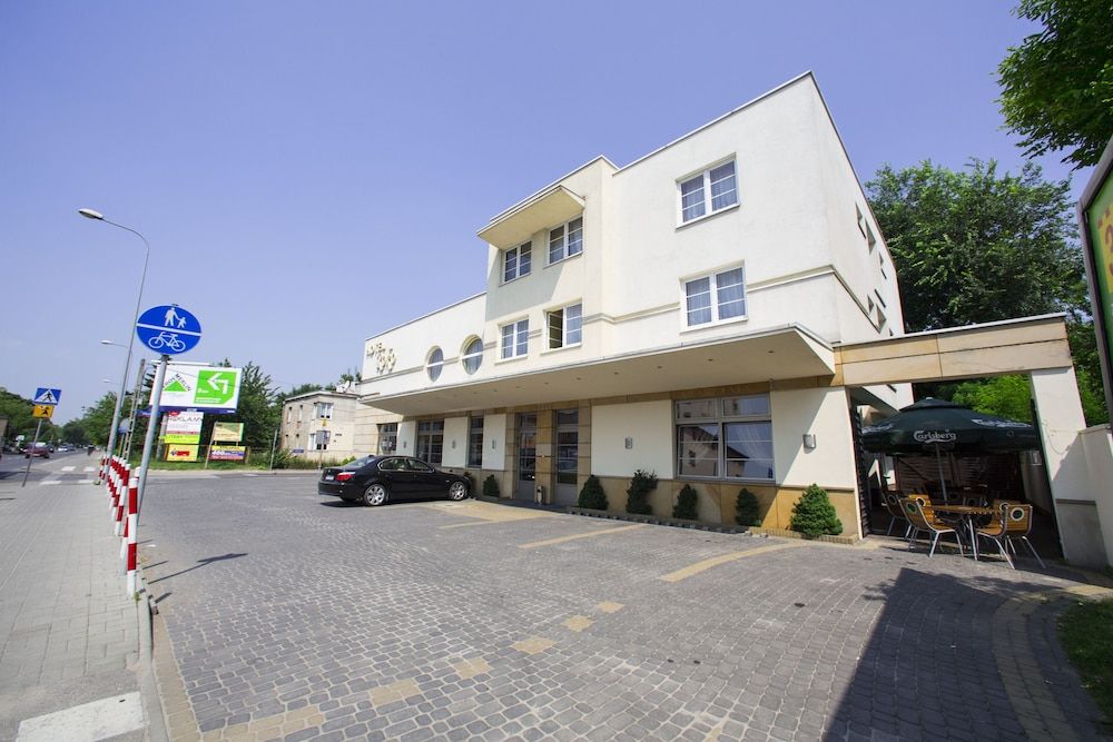 undefined Hotel Roko 3