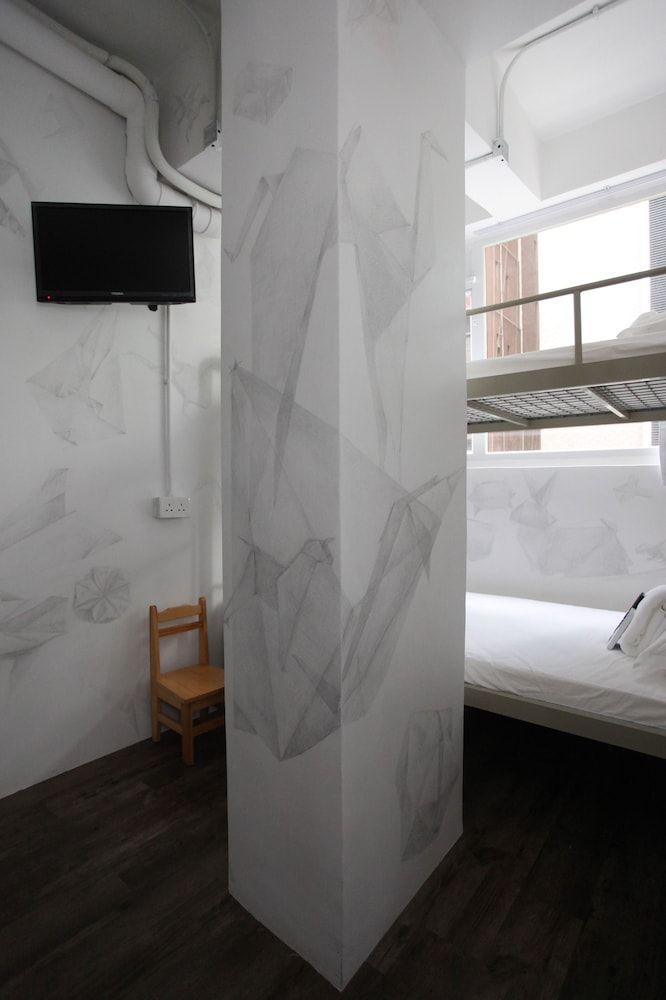 Hop Inn - Hostel Twin Room