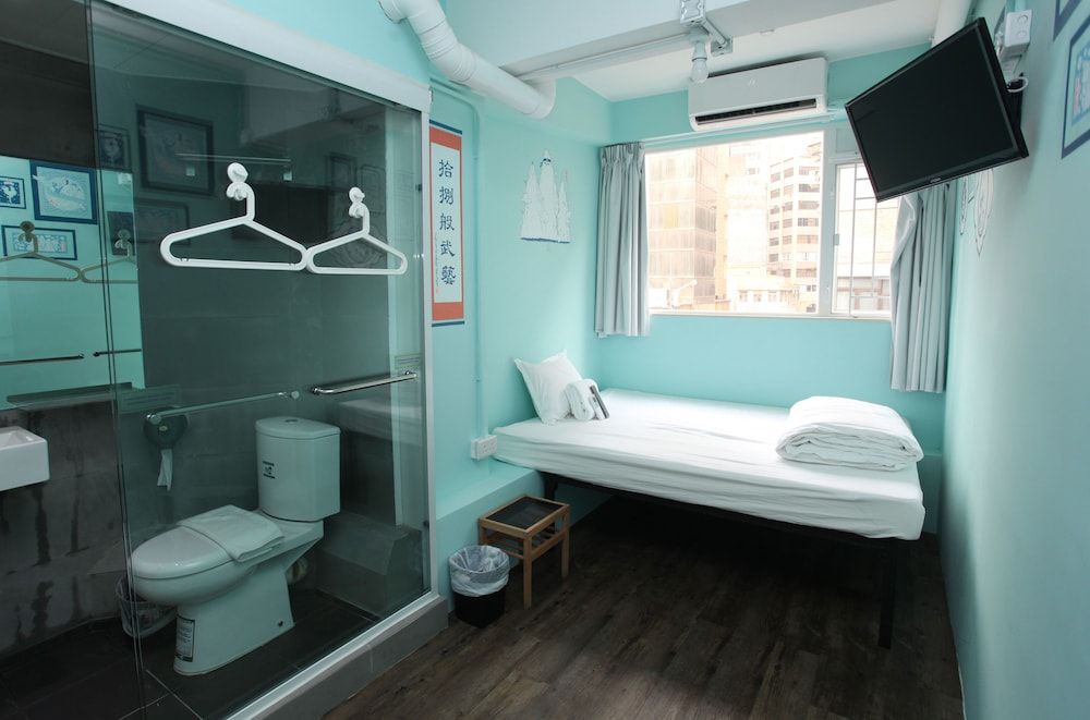 Hop Inn - Hostel Double Room