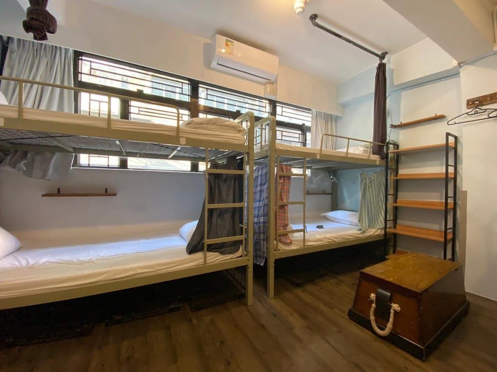 undefined Hop Inn - Hostel 9