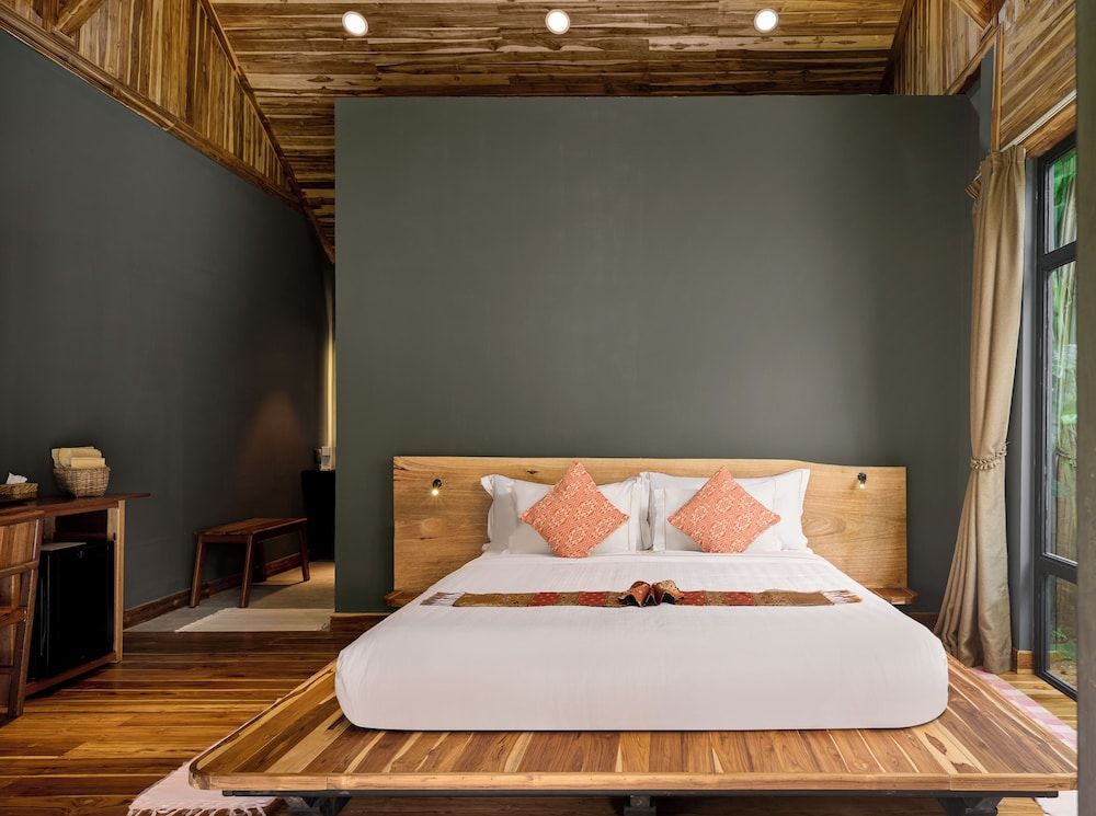 Deluxe Double or Twin Room, Garden View
