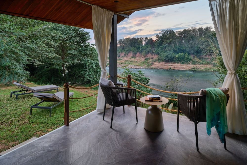 River Suite (private garden)