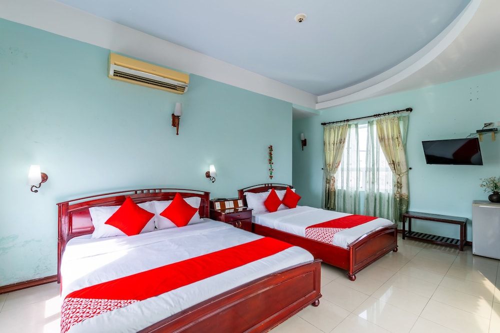 undefined Super OYO 266 Golden Gate 10