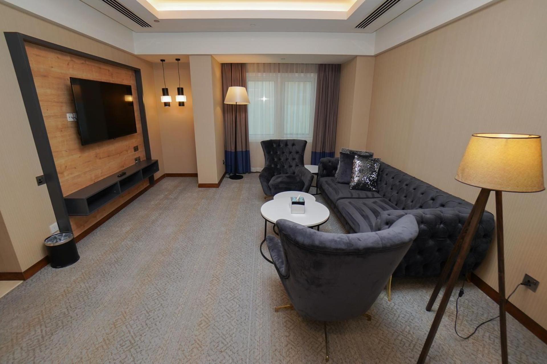 undefined The Grand Lux Hotel 4