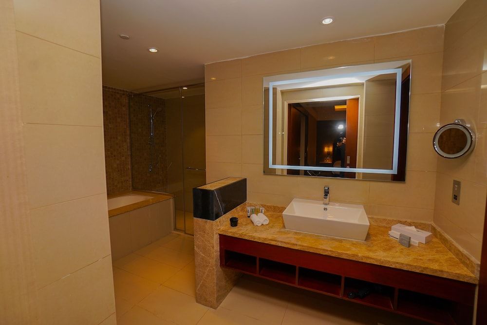 The Grand Lux Hotel Grand Suite 3