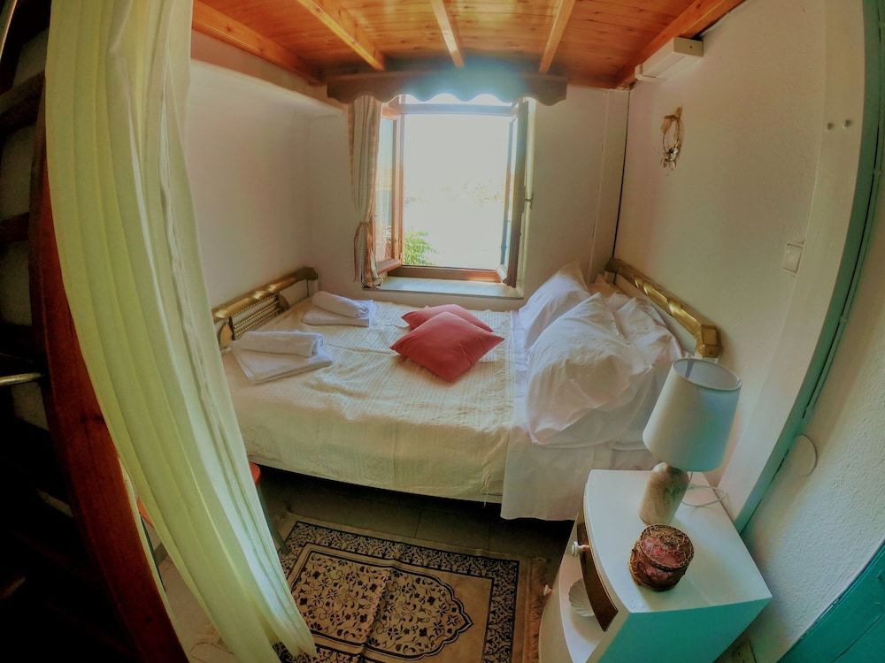 Villa Pitini Villa, 3 Bedrooms 2