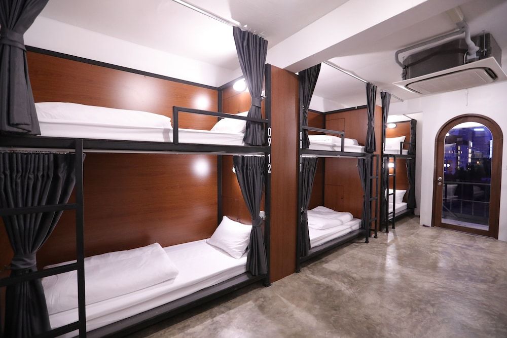 12-Bed Mixed Dormitory