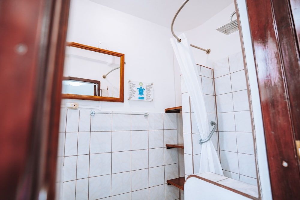 Maidith Galapagos Inn Cucuve 8