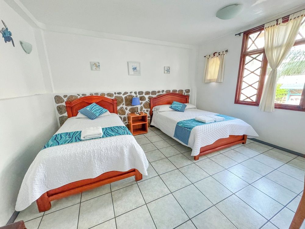Maidith Galapagos Inn Cucuve 5