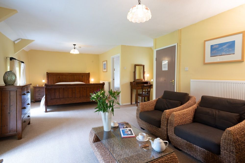 Tŷ Mawr Country Hotel Superior King Room 17