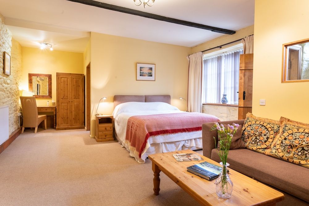 Tŷ Mawr Country Hotel Superior King Room 3