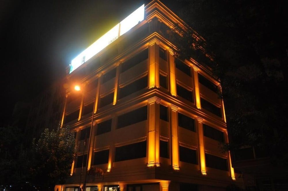 undefined Golaz Suit Otel 6