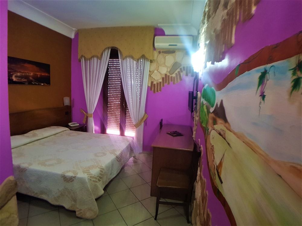 undefined Ginevra 2 8