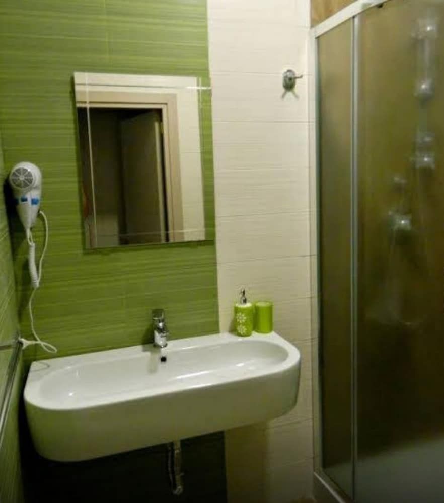 Il Borghese Tourist House Deluxe Double Room, 1 Queen Bed (101) 4