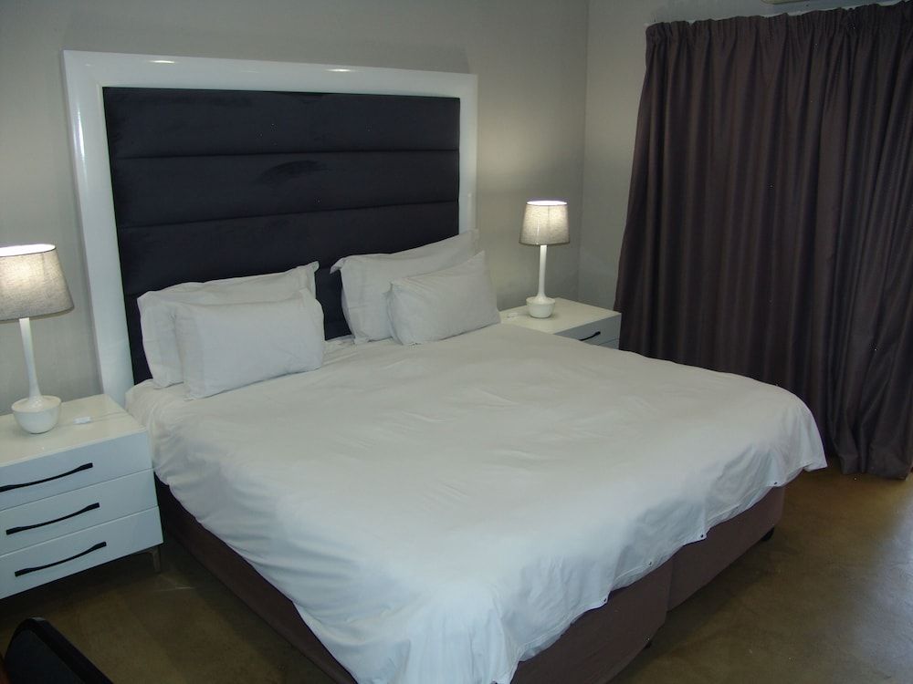undefined African Moon Corporate House 3