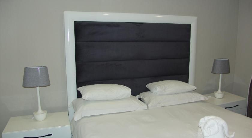 undefined African Moon Corporate House 9