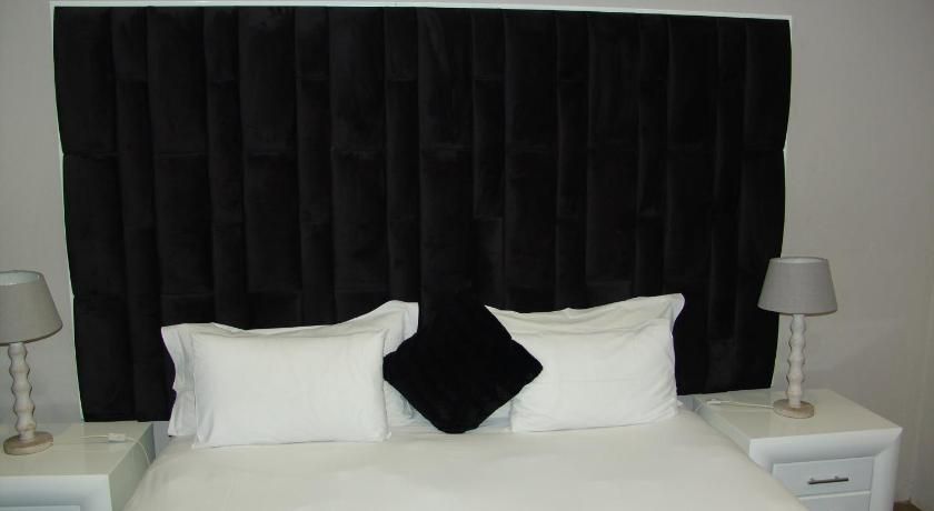 undefined African Moon Corporate House 8