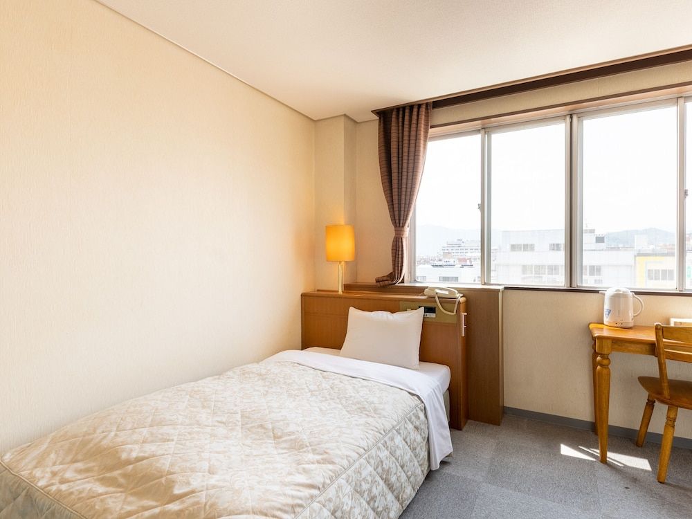 Single Room, Smoking