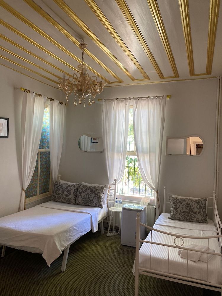 No16 Ada Standard Triple Room