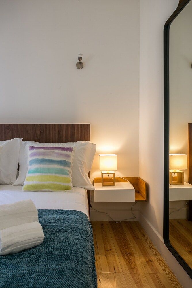 Hip Tailor Made Flat in Bairro Alto Apartment, 2 Bedrooms 4