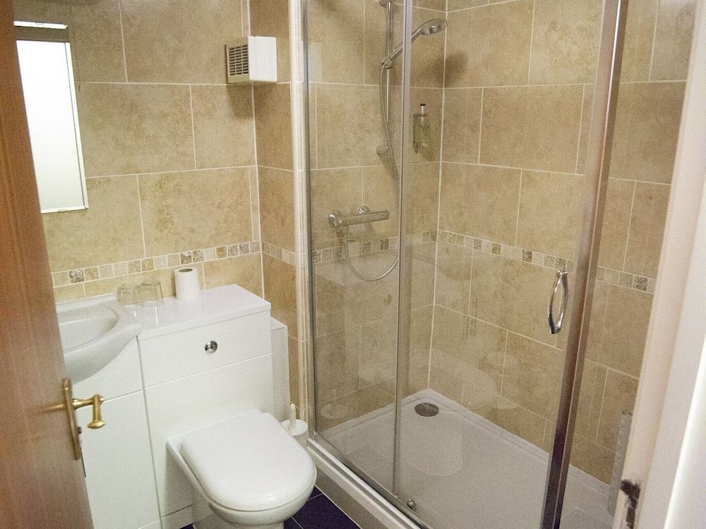 The Heath Inn Double Room, Ensuite 3