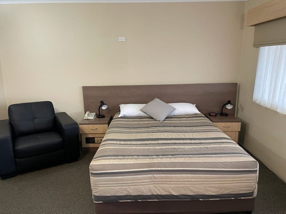 Milgate Motel Standard Room 2