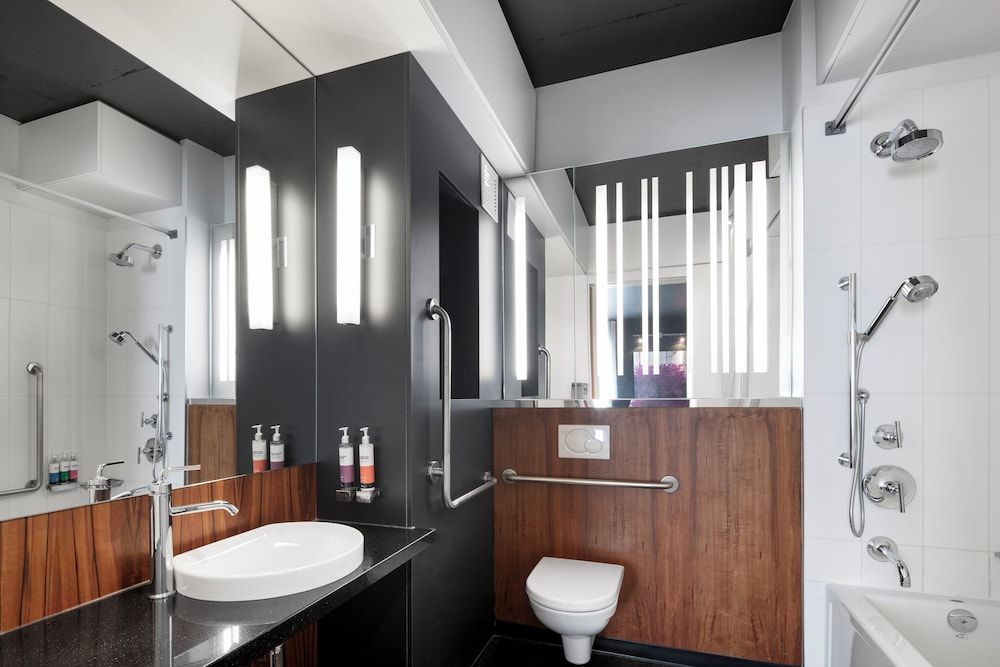 undefined Alt Hotel Toronto Airport 10