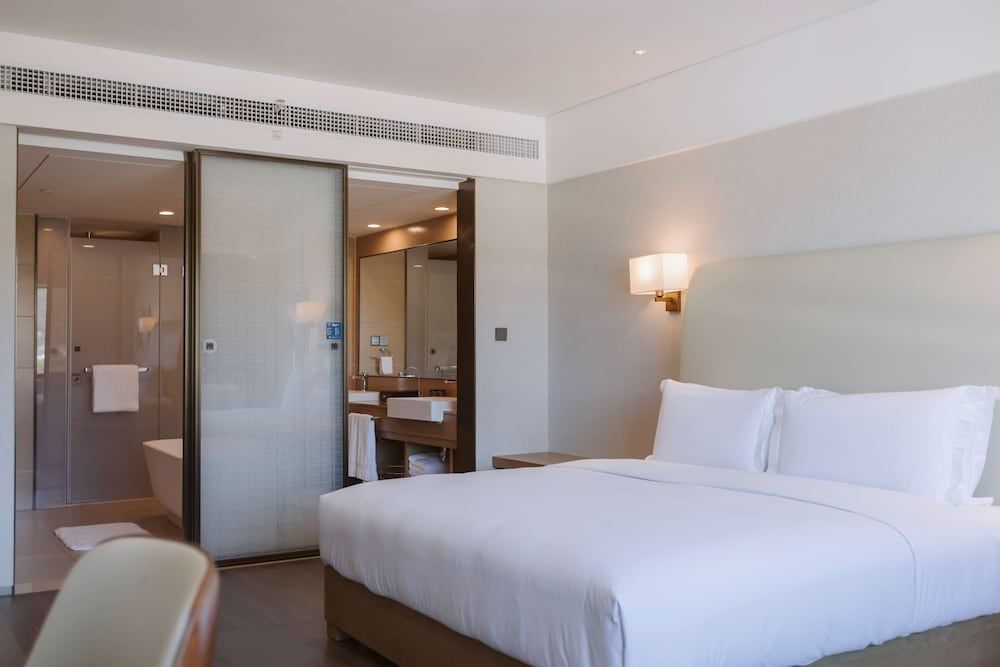 Deluxe Room, 1 King Bed