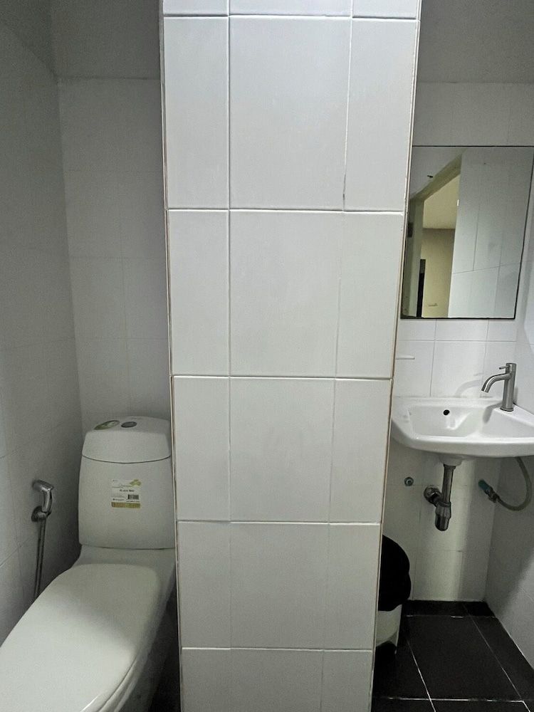 Tim Place - BTS Phra Khanong Superior Double Room 8