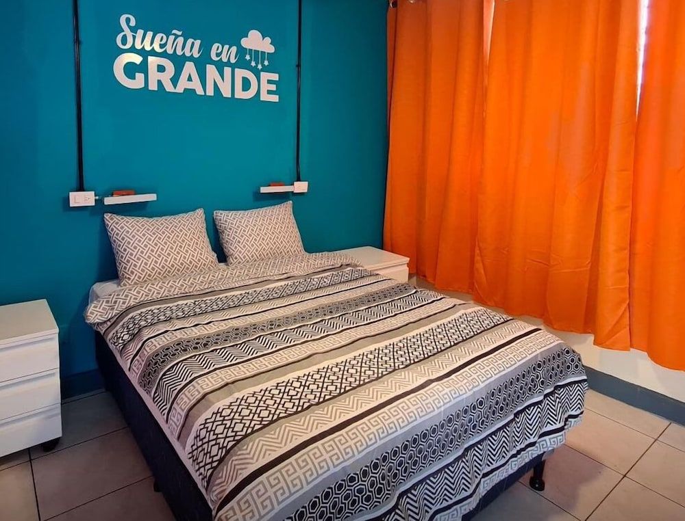 Double Room, 1 Queen Bed