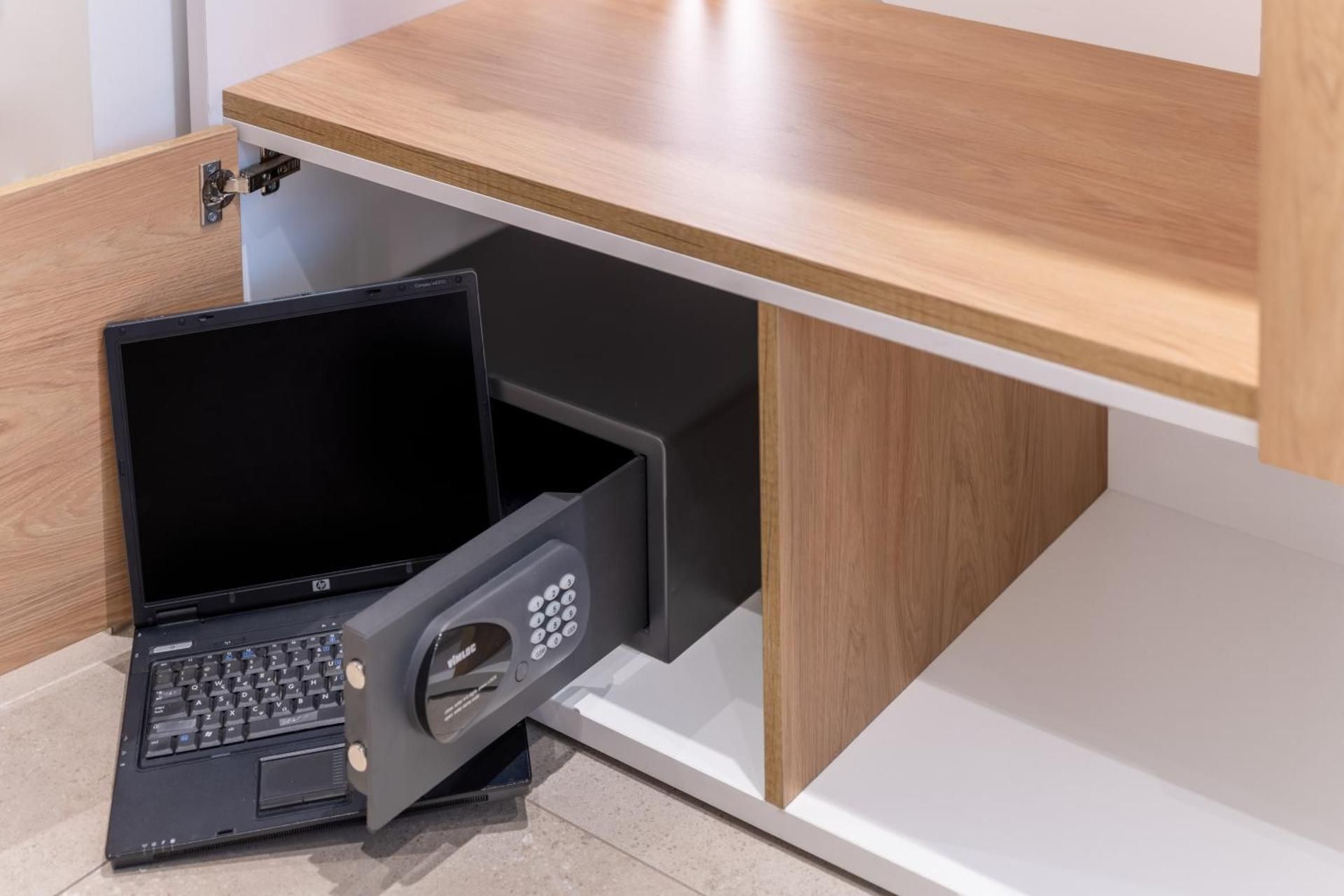 undefined STARLA STUDIOS 2