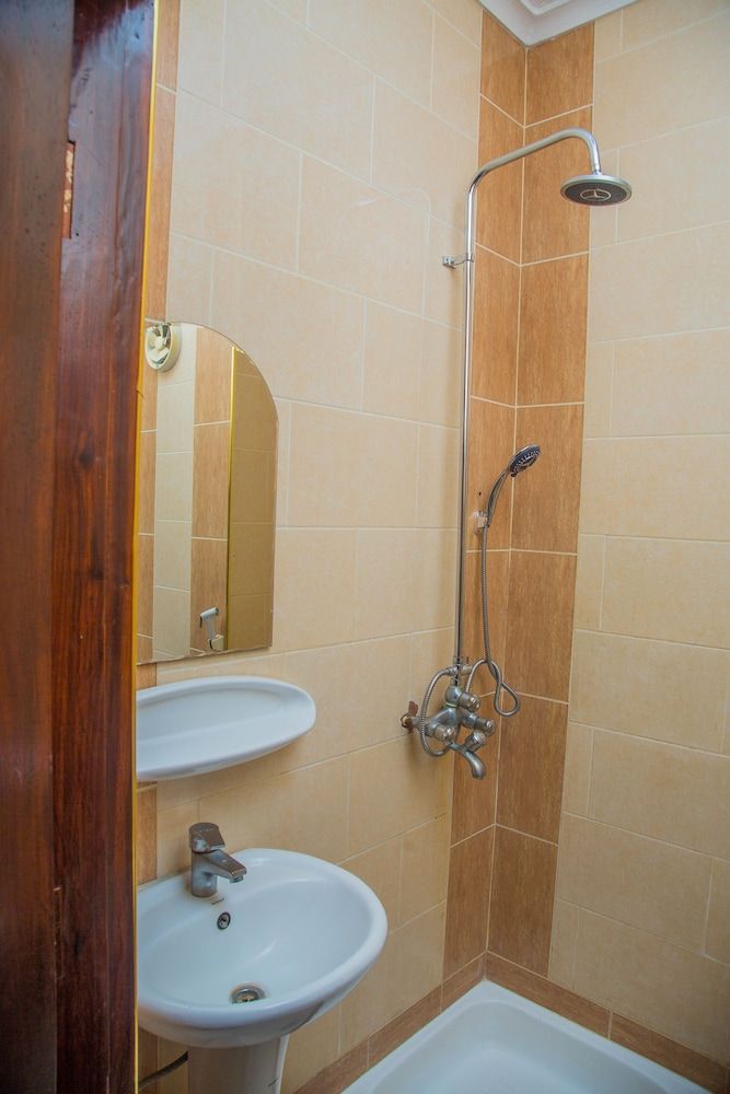 City Style Hotel Standard Room 4