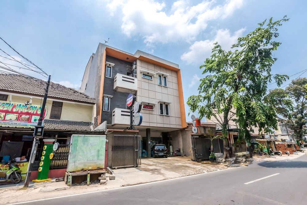 undefined OYO 1435 Residence 446 3