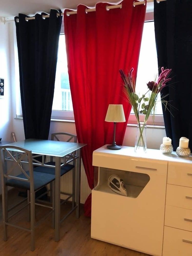 Friesenwall Centrum 5 min to Mainstation Studio (3, incl. 30 EUR Cleaning Fee) 24