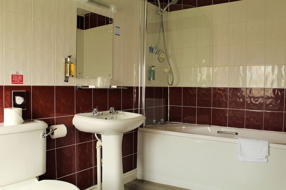 The Oak Wheel Pub Room, 1 King Bed 6