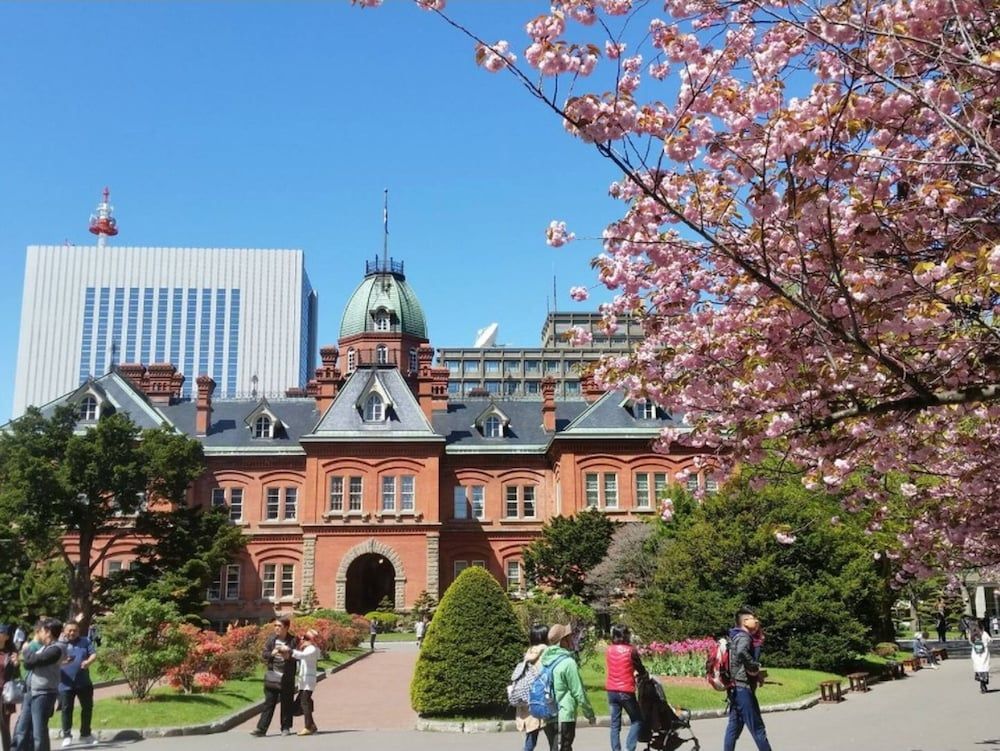 undefined Cozy and Convenient Royal Heights 8