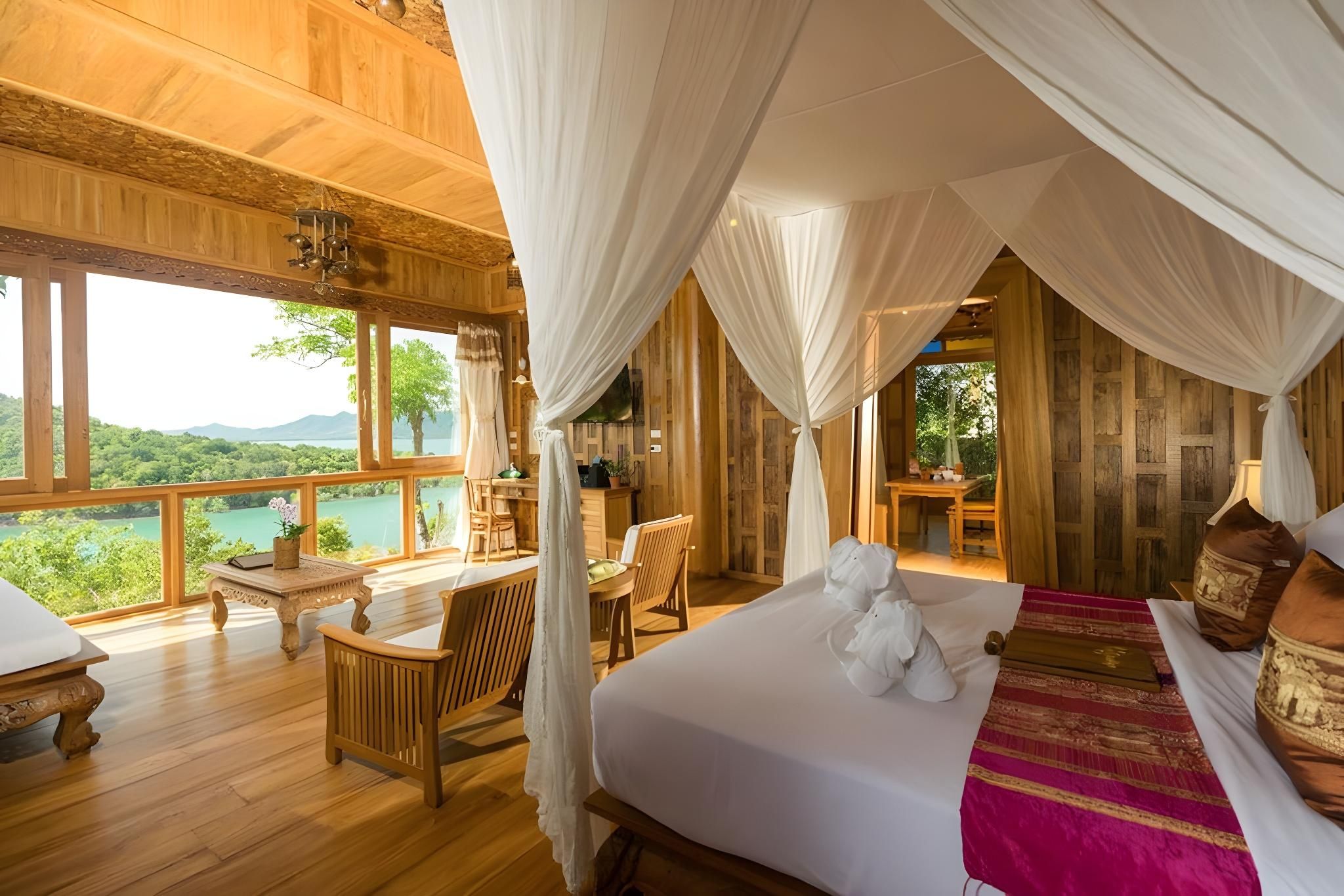 Seawater Pool Suite with Free THB 1,500 Net Resort Credit Per Night