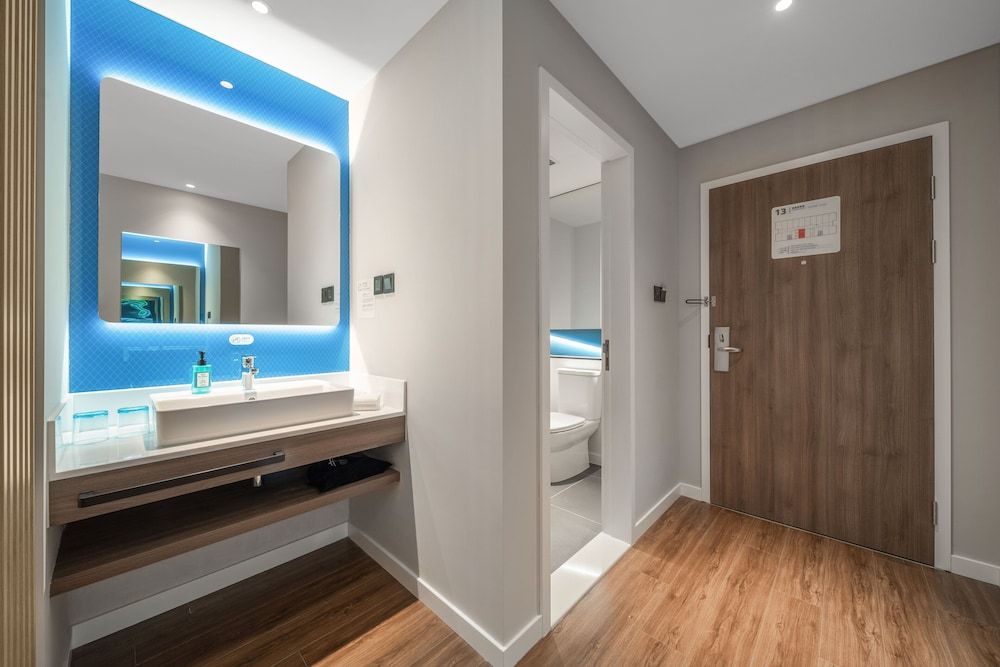 Standard Room, 2 Twin Beds (High Floor)