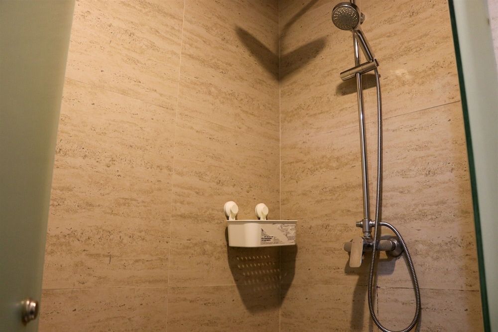 undefined Minimalist and Comfort 1BR at Gold Coast Apartment 10