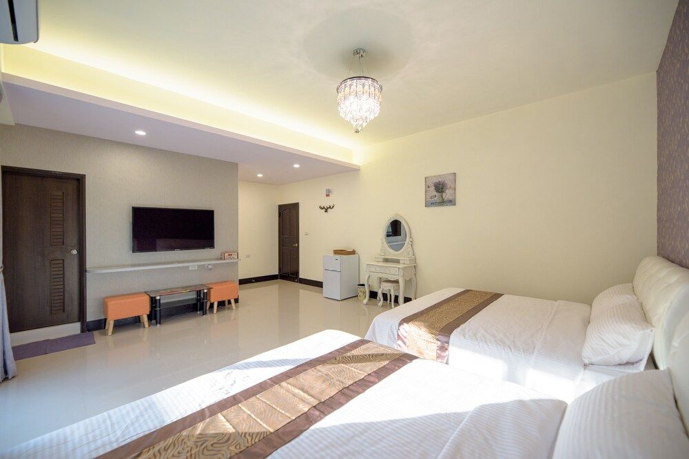 Gallery Quadruple Room