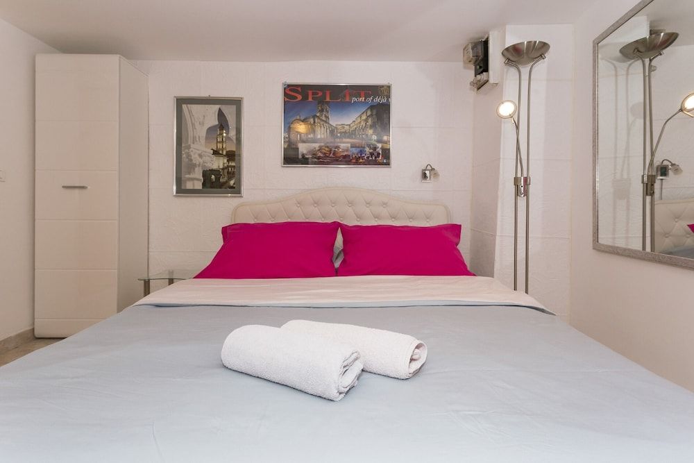 undefined Modern and Practical Studio in the Heart of Split 9
