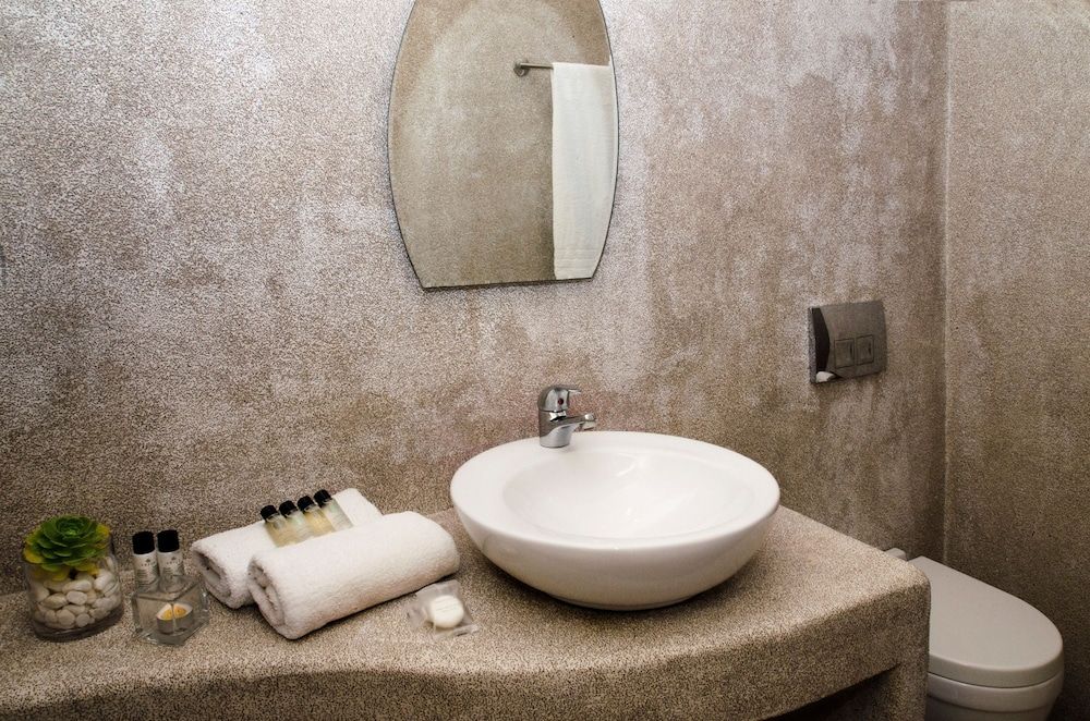 Olia Hotel Standard Room, Garden View 4