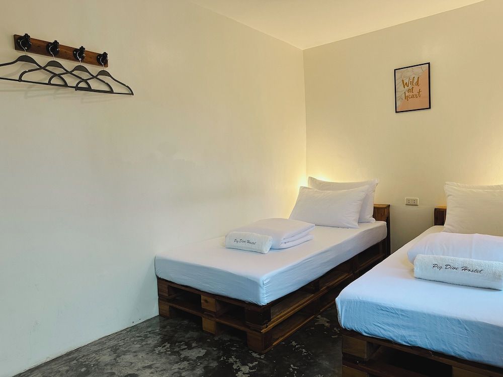 Pig Dive Hostel Comfort Double Room 11