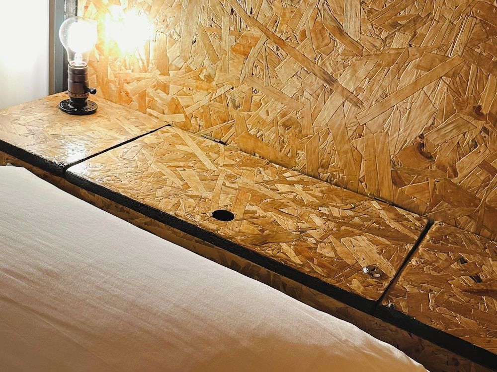 Pig Dive Hostel 1-bed in a Shared Dormitory, Mixed Dorm (6 beds) 9