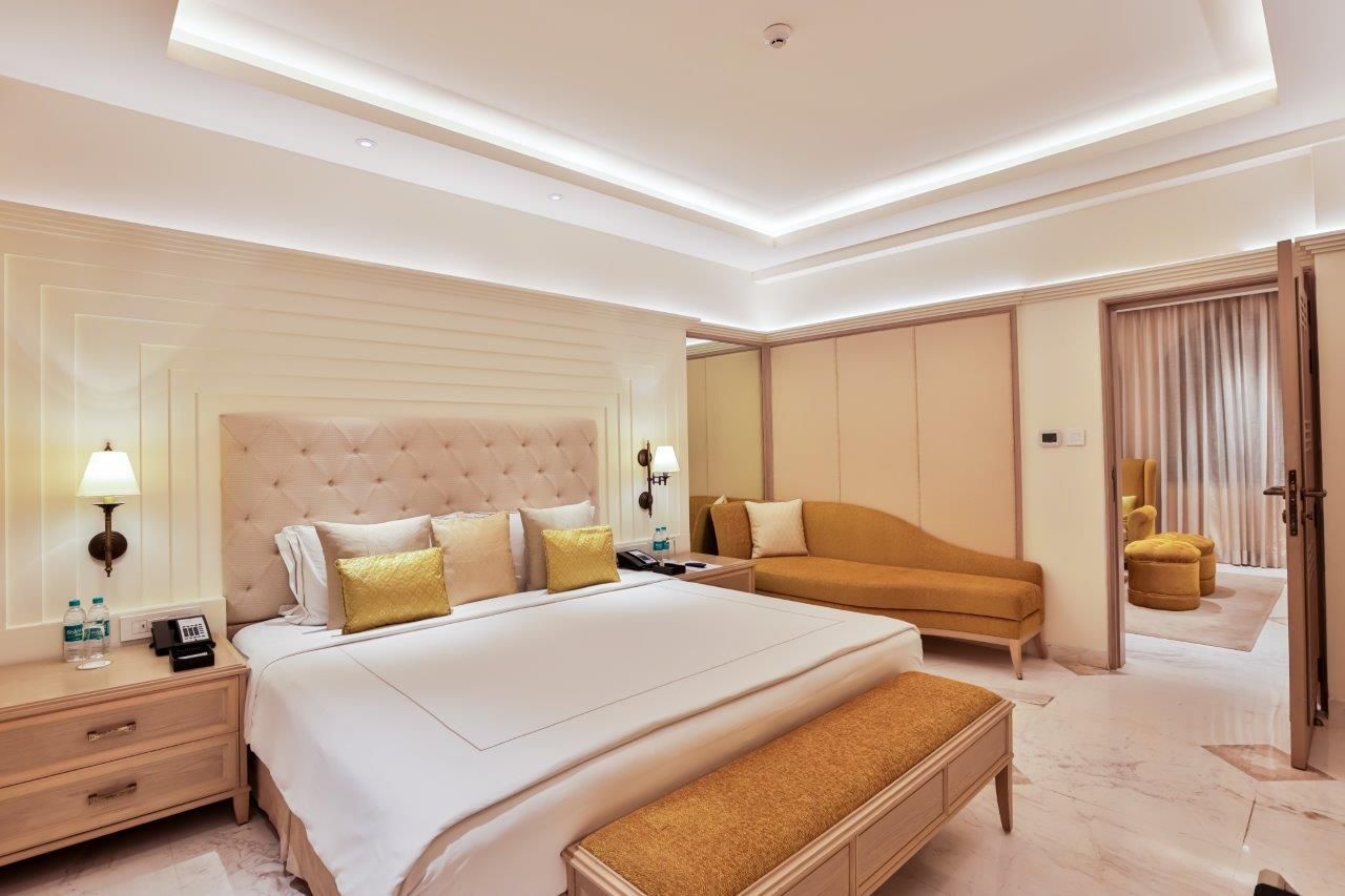 Deluxe Suite 1 Bedroom Garden View Double Bed