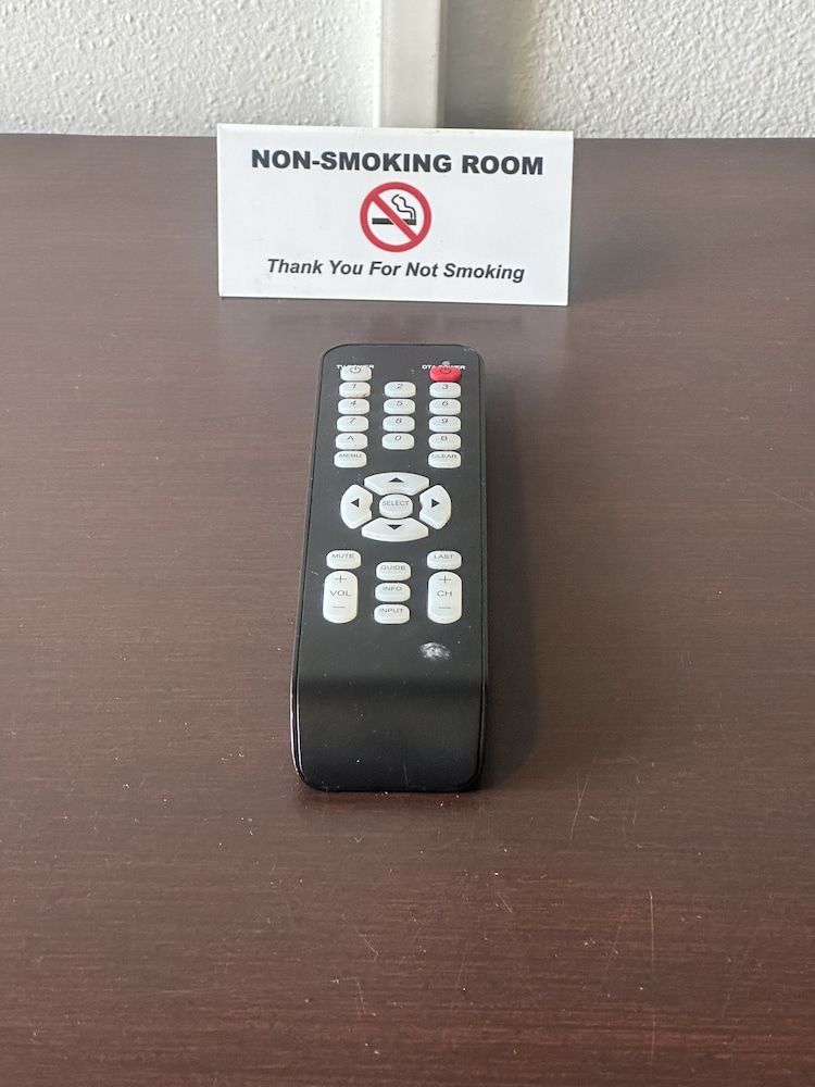 American Inn Basic Single Room 5