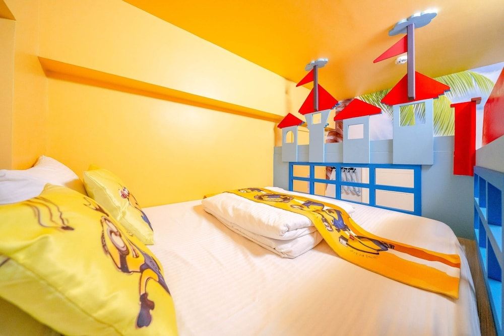 Han Tian Slide Design Quadruple Room 3