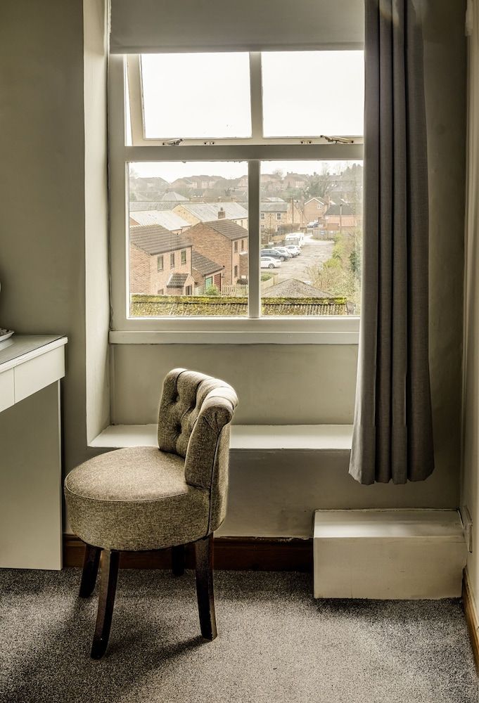 The Green Dragon Classic Single Room, Ensuite, Courtyard View 4