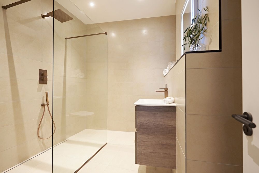 Valentinos Restaurant With Rooms Comfort Double Room, Ensuite 2