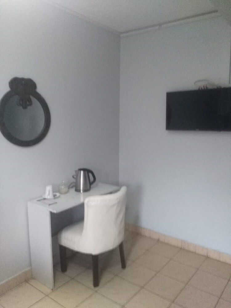 undefined Haridge Inn 10